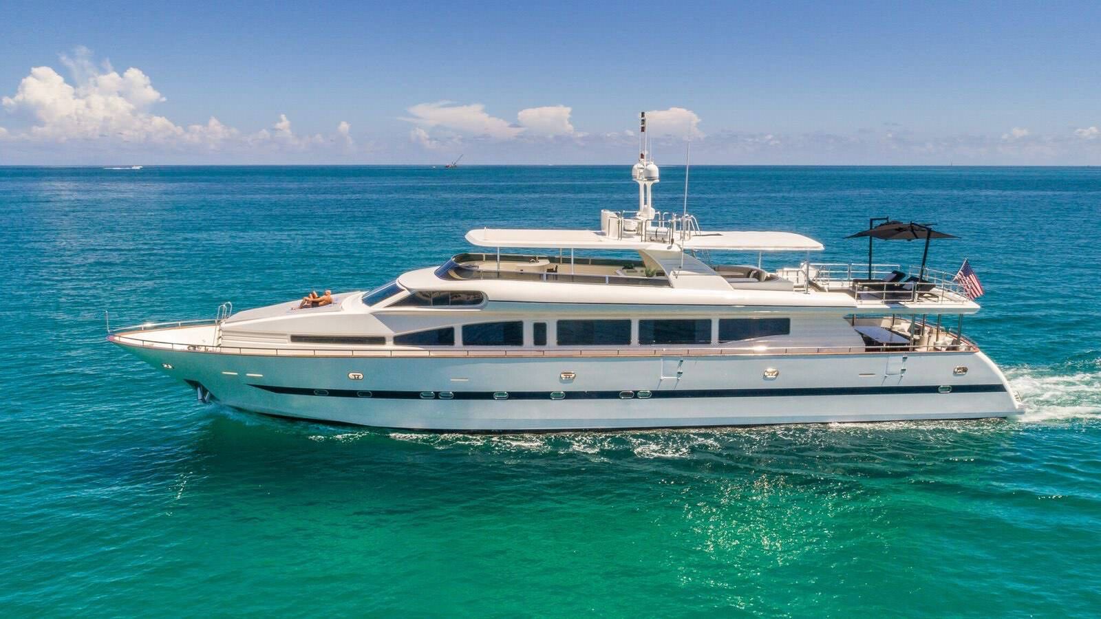 Yacht Rental Miami 110 HORIZON 044 312faf9a