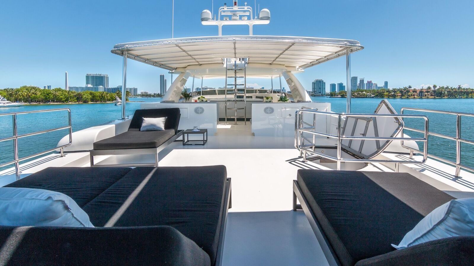 Yacht Rental Miami 110 HORIZON 037 3fc000b3